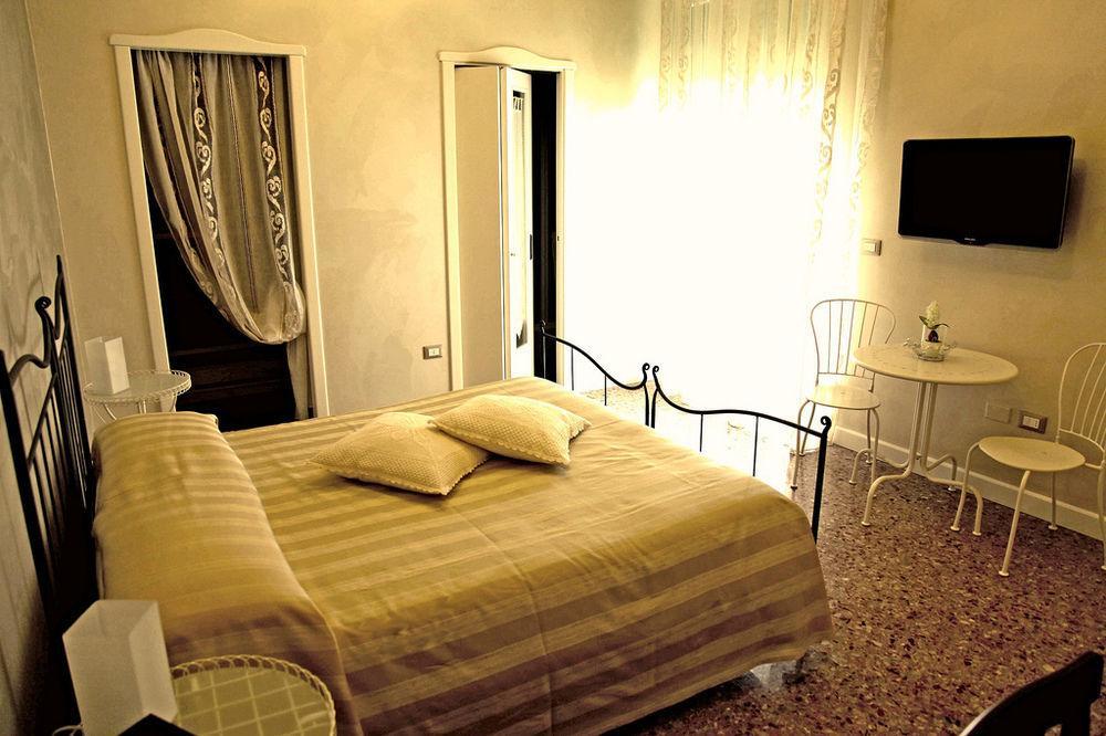 A Class Lecce Luaran gambar
